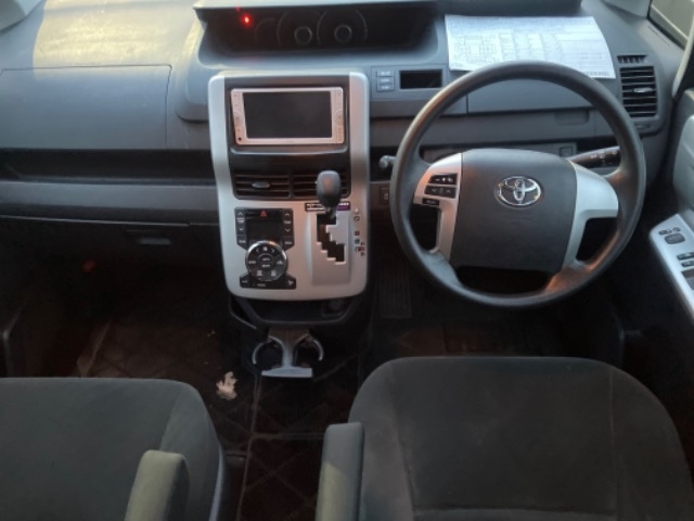 2013 TOYOTA NOAH 
